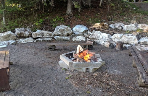 L'lle-du-Grand-Calumet Cottage | Chalet Cadieux – Waterfront Getaway with Hot Tub, Views & Outdoor Adventures