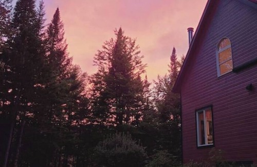 Saint-Etienne-De-Bolto House | Chalet 8 invités sur 22 acres