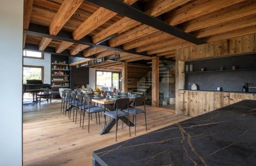 Les Gets Ski Chalet | Chalet Caly - 15pers - vue montagne