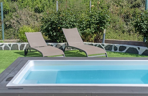 Las Lagunetas Ski Chalet | Chalet 'Casa Abuela Fela' with Mountain View, Private Pool & Wi-Fi