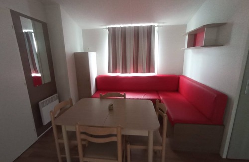 Burinhosa Ski Chalet | Chalet 'Casinhas Do Alentejano I I' with Shared Pool, Wi-Fi and Air Conditioning