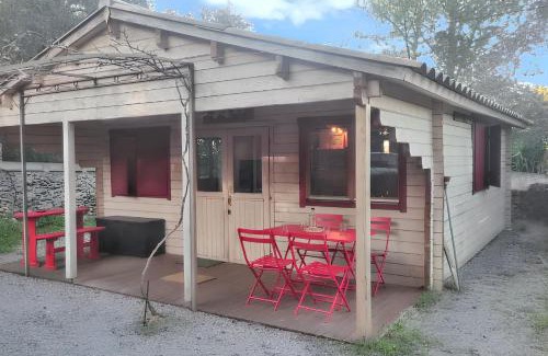 Poussan Ski Chalet | Chalet charmant à Poussan avec jardin privé et barbecue