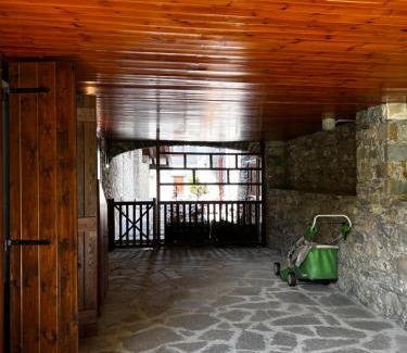 Cheverel Ski Chalet | Chalet Cheverel (AO)