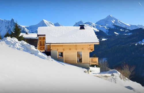 Manigod Ski Chalet | Chalet Chocolat - Manigod ski base for 8, log fire nights - OVO Network