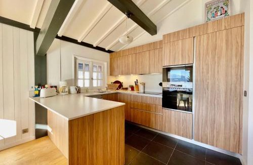 Notre-Dame-de-Bellecombe Ski Chalet | Chalet Cosy 8 Pers, Skis aux Pieds, Balcon, WIFI, Parking - FR-1-505-33