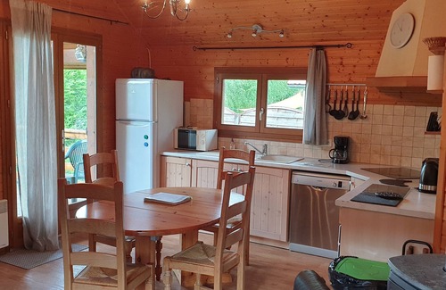 Doucier Ski Chalet | Chalet-Comfort-Wet room-Garden view-clévacances 3 clés