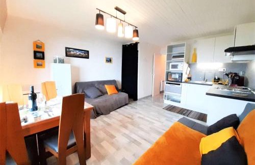 Saint-Lary-Soulan Apartment | Chalet cosy 4 pers à 800m des pistes - TV, kitchenette équipée, navette gratuite vacances. - FR-1-457-308