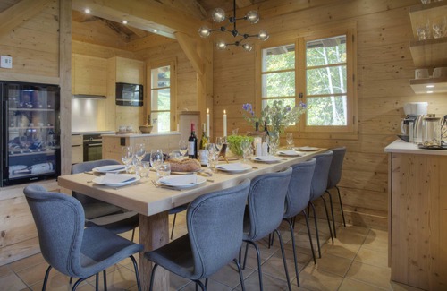 La Clusaz Ski Chalet | Chalet Cosyneige for 11 (8 adults) in La Clusaz, hot tub - OVO Network