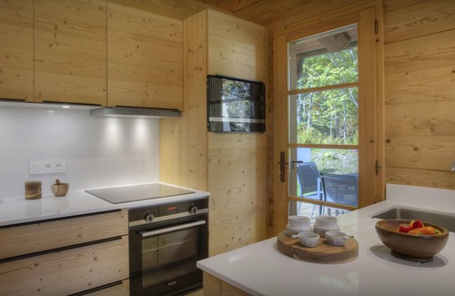 La Clusaz Ski Chalet | Chalet Cosyneige for 11 (8 adults) in La Clusaz, hot tub - OVO Network