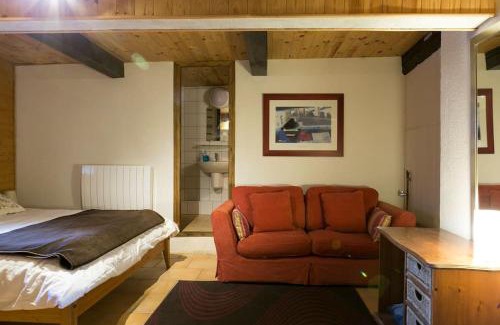Morzine Ski Chalet | Chalet Credence Morzine Outdoor Hot Tub Sleeps 19