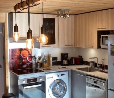 Les Carroz-d'Araches Apartment | Chalet Cyclamens, 65m2 plein centre - Jardin, WIFI & parking!