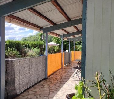 Pressignac House | Chalet dans la Foret.Adorable 1 bedroom chalet surrounded by woodland