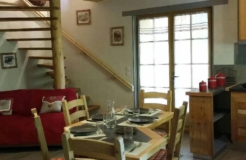 Avancon Ski Chalet | Chalet de la rose 7063 route de la montagne avançon