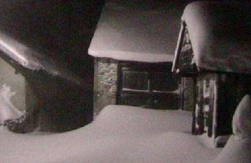 La Grave Apartment | Chalet des Glaciers - Small furnished apartment in an old farm