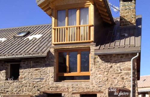 La Grave Apartment | Chalet des Glaciers - Small furnished apartment in an old farm
