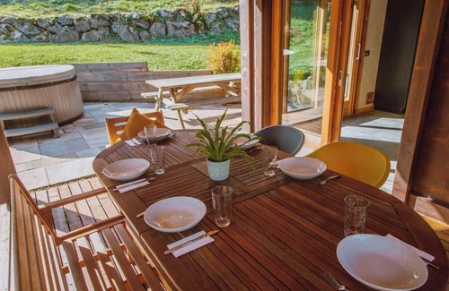 Saint-Jean-dʼAulps Ski Chalet | Chalet Dranse ski/bike - Mountain Voyages