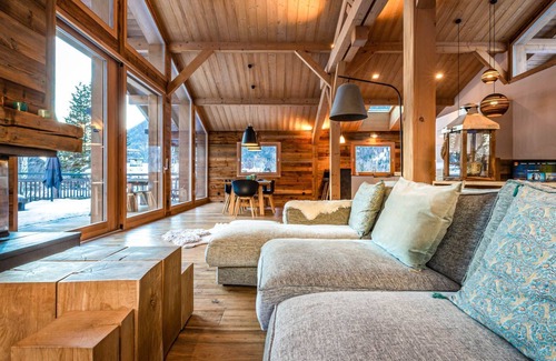 Les Praz-de-Chamonix Ski Chalet | Chalet du Bois-Superb 4 bedroom chalet completely renovated and ideally located