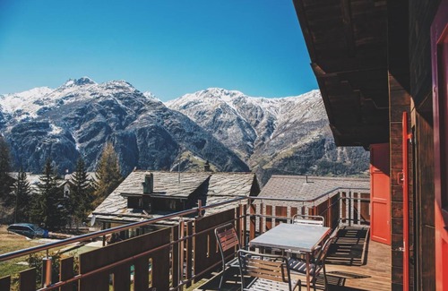 Graechen House | Chalet "Dunys" with a view of the mountains