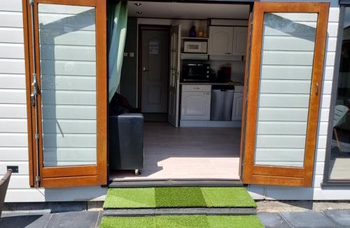 Makkum Apartment | Chalet E 200 de Holle Poarte in Makkum