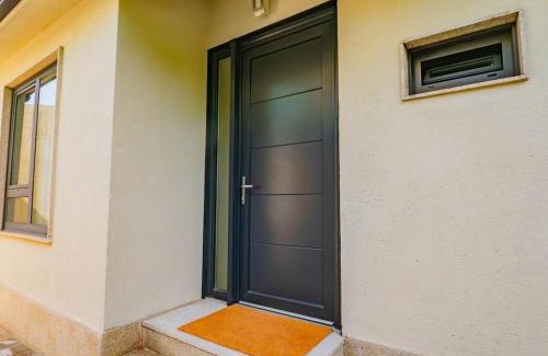 Vigo House | Chalet El Castro by YBH