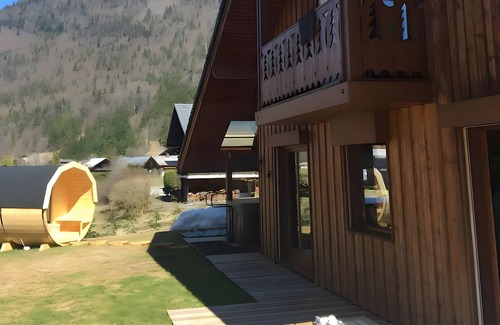 Samoens Ski Chalet | Chalet "Family with Hot Tub" with Mountain View, Private Terrace and Wi-Fi
