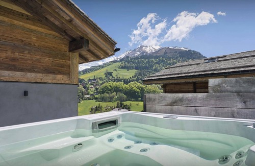 La Clusaz Ski Chalet | Chalet Fernand - La Clusaz stylish stay for 10 with spa - OVO Network