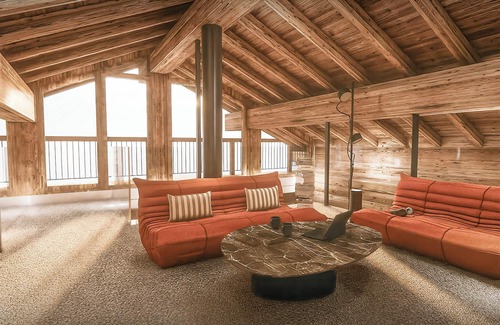 Le Bettaix Ski Chalet | Chalet Ferret- Luxurious ski in ski out holiday with jacuzzi - OVO Network