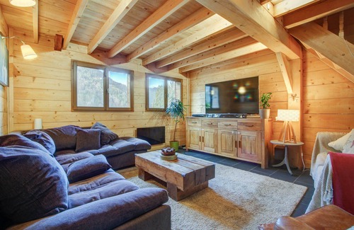 Saint-Jean-dʼAulps Ski Chalet | Chalet for 10 people with large terrace and garden.