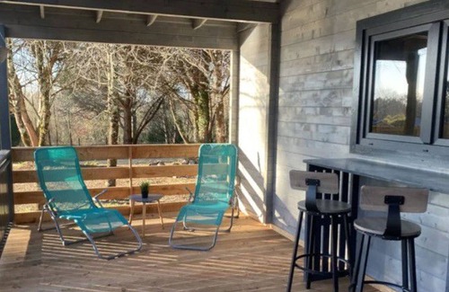 Le Fouilloux Ski Chalet | Chalet for 4, private terrace, peaceful