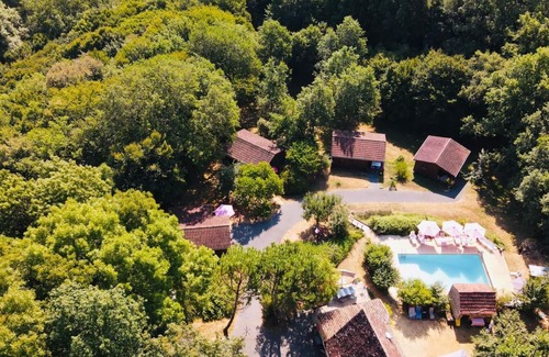 Marquay Ski Chalet | Chalet for 5 (1 large adult bedroom + children's sleeping area on mezzanine) - swimming pool