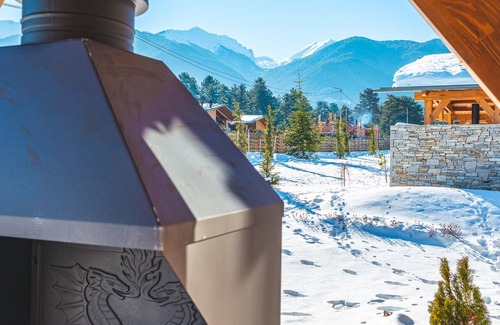 Razlog Ski Chalet | Chalet for up to 10 people with sauna nestled in the valley of 3 mountains