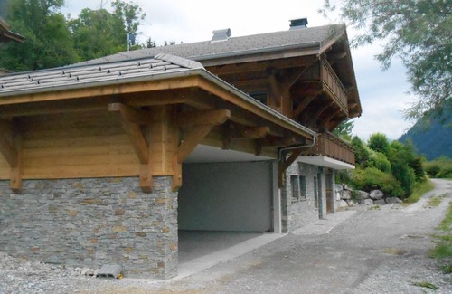 La Chapelle-d'Abondance Ski Chalet | CHALET 15 persons, 3 min from CHATEL, with sauna, jacuzzi, cinema room
