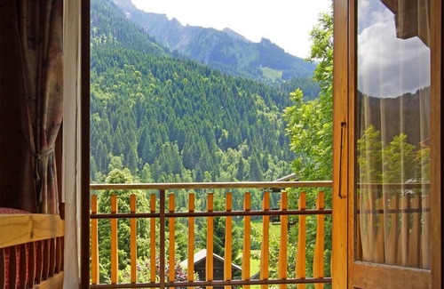 La Chapelle-d'Abondance Ski Chalet | Chalet, 300m from ski lifts, view mountain, sauna, terrace, balcony, fireplace or stove, parking, tv