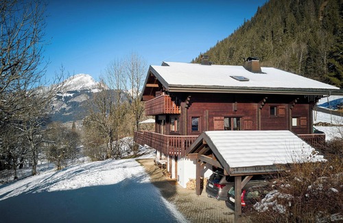 La Chapelle-d'Abondance Ski Chalet | Chalet Chavanette - spacious holiday home for 12 with spa - OVO Network