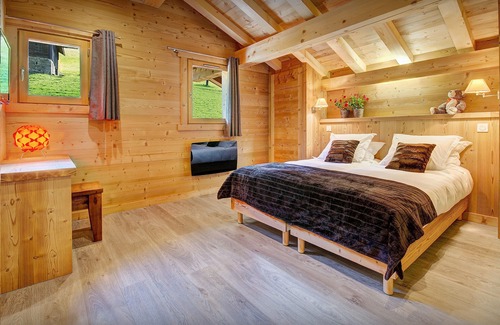 Les Villards-sur-Thones Ski Chalet | Chalet Le Kitz - unique holiday for 12 peaceful setting, spa - OVO Network