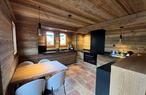 Notre-Dame-de-Bellecombe Ski Chalet | Chalet de l'Ours, at the foot of the Espace Diamant slopes, ideal for families