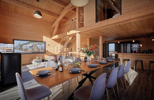 Notre-Dame-de-Bellecombe Ski Chalet | Chalet NDB - Modern and bright chalet for 12 on the pistes - OVO Network