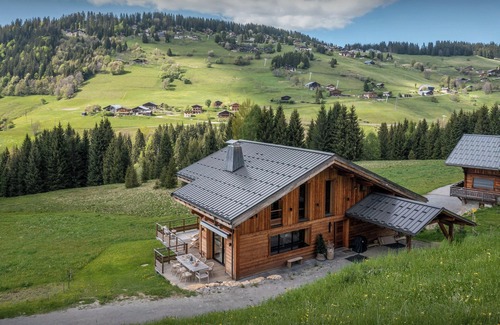 Notre-Dame-de-Bellecombe Ski Chalet | Chalet 1786 - Luxury stay for 11 with heated indoor pool - OVO Network