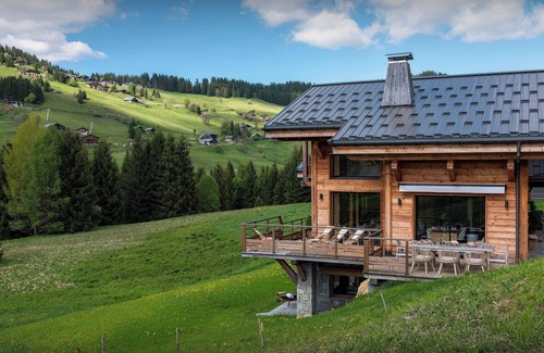 Notre-Dame-de-Bellecombe Ski Chalet | Chalet 1786 - Luxury stay for 11 with heated indoor pool - OVO Network