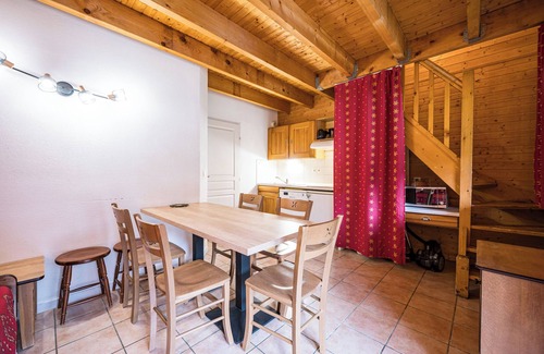 Montgellafrey Apartment | Chalet for 6/8 People – Cosy – Pool & Sauna – Summer/Winter – Mountain View