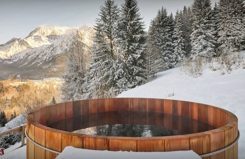 Saint-Nicolas-de-Veroce Ski Chalet | Chalet Piccolo - ski holiday with spa (max 10 adults) - OVO Network