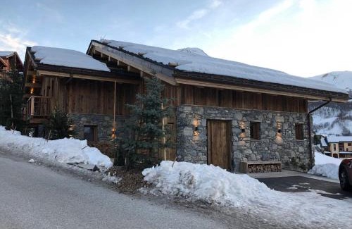 Saint-Martin-de-Belleville Ski Chalet | Chalet skis aux pieds avec bain nordique et hammam, 12-14 pers - FR-1-570-3