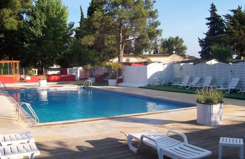 Villeneuve-les-Maguelone Ski Chalet | Chalet Dans Camping Avec Piscine, à 5 min de la Plage
