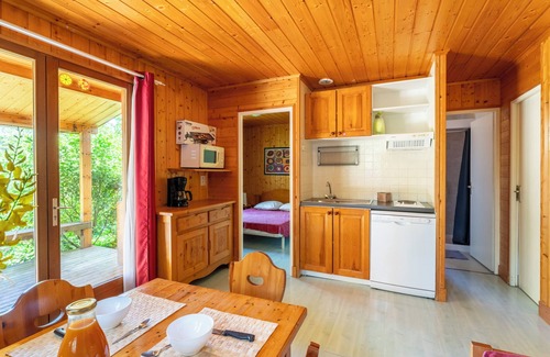 Mirabel-aux-Baronnies Ski Chalet | Chalet 'Gite Lavande' with Shared Pool, Private Terrace and Wi-Fi
