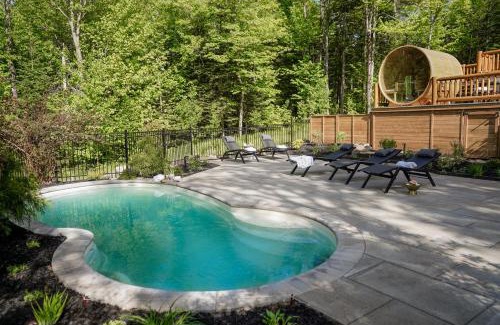 Fiddler Lake Resort Ski Chalet | Chalet Golden Bear - Fiddler Lake