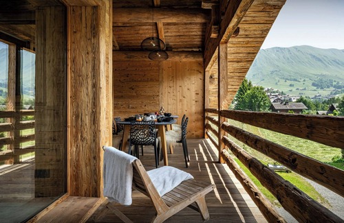 Le Chinaillon Ski Chalet | Chalet Happysnow - alpine retreat for 15 - OVO Network