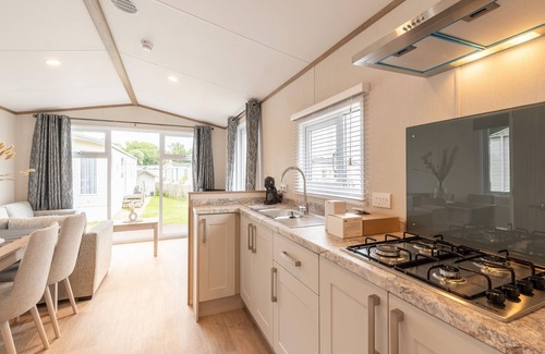 Vlissegem Ski Chalet | Chalet in De Haan near Sandy Beaches