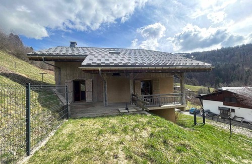 Flumet Ski Chalet | Chalet in Flumet for 8 guests with terrace and WiFi