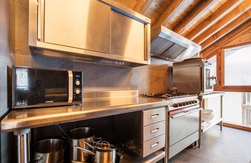 Champagny-en-Vanoise Ski Chalet | Chalet in Champagny by Ski Slopes