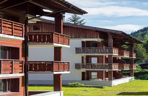 Vallorcine Apartment | Chalet in French Alps with Stunning Views